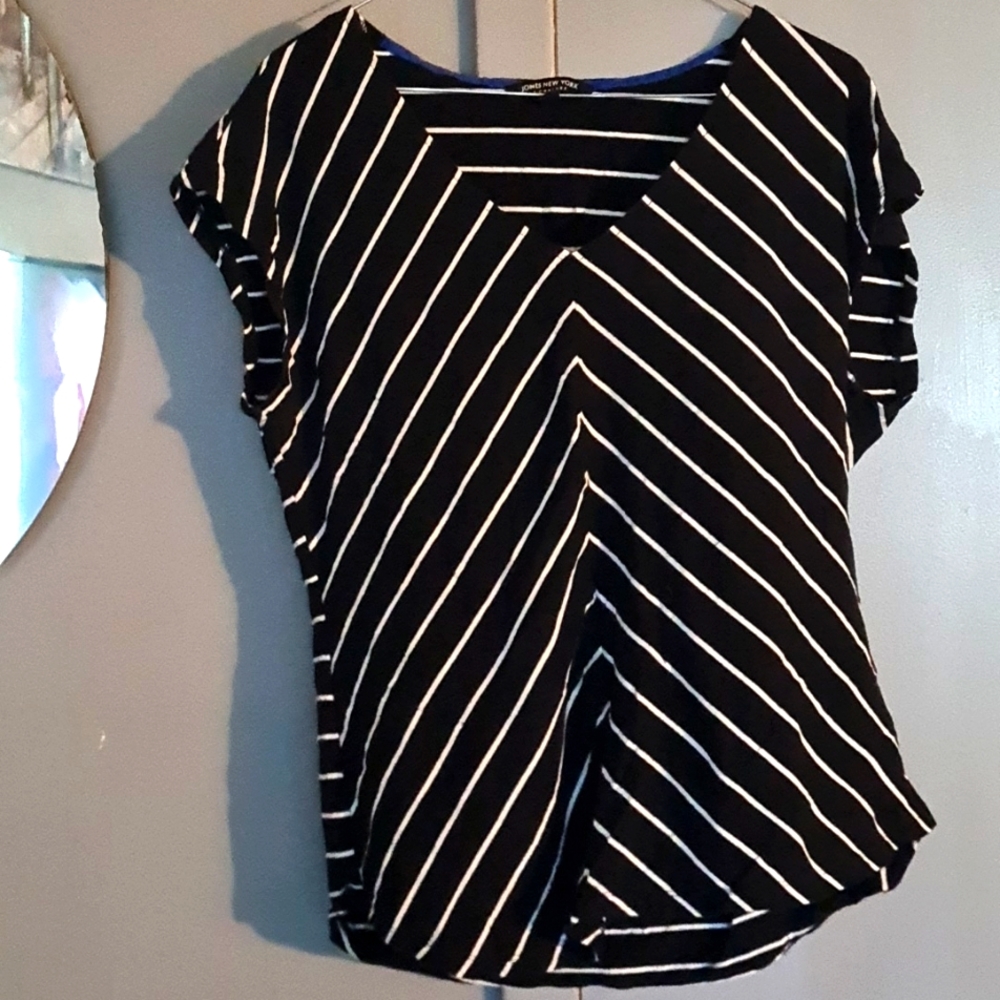 Jones of New York vlqck and white striped top